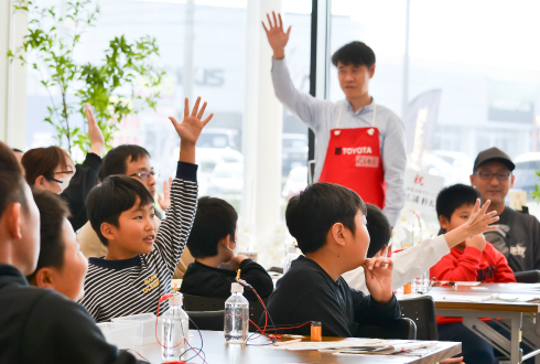 科学のびっくり箱!なぜなにレクチャーの様子