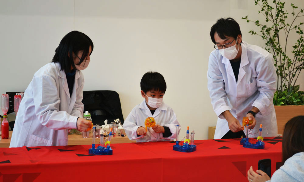 水素を解明して、ロケットを飛ばそう! ちびっ子科学者のサイエンスショー!