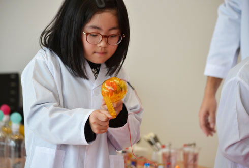 水素を解明して、ロケットを飛ばそう! ちびっ子科学者のサイエンスショー!