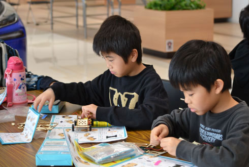水素を解明して、ロケットを飛ばそう! ちびっ子科学者のサイエンスショー!