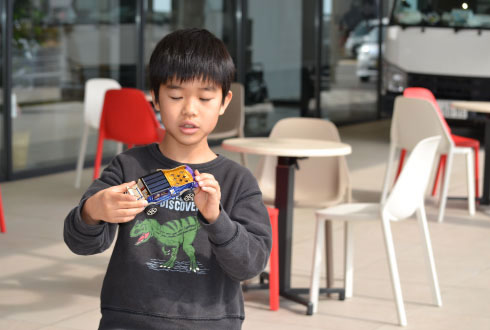 水素を解明して、ロケットを飛ばそう! ちびっ子科学者のサイエンスショー!