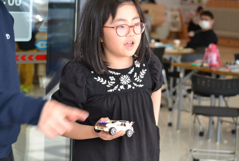 水素を解明して、ロケットを飛ばそう! ちびっ子科学者のサイエンスショー!