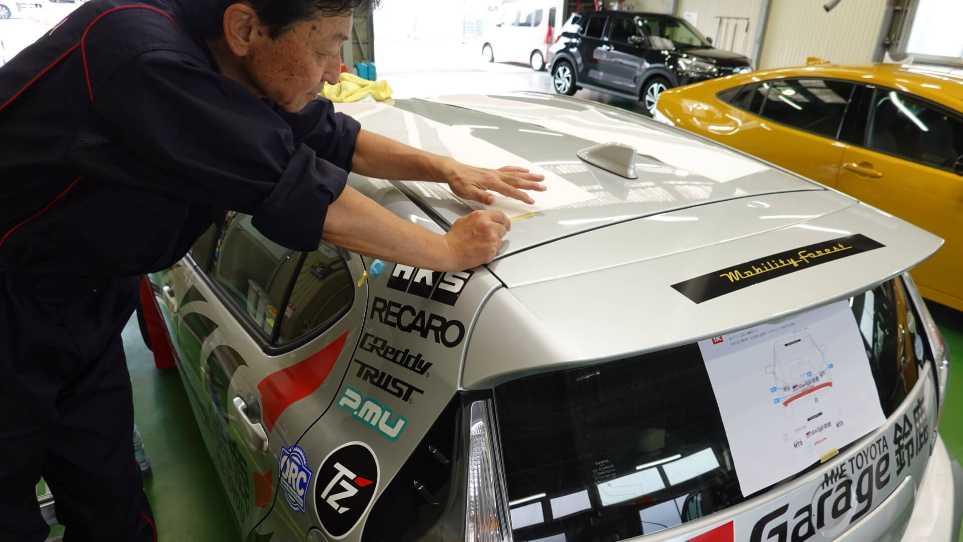 ラリーカー製作の様子